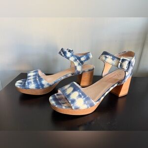 Anthropologie Blue and White Tie-Dye Sandals Wooden Block Heel